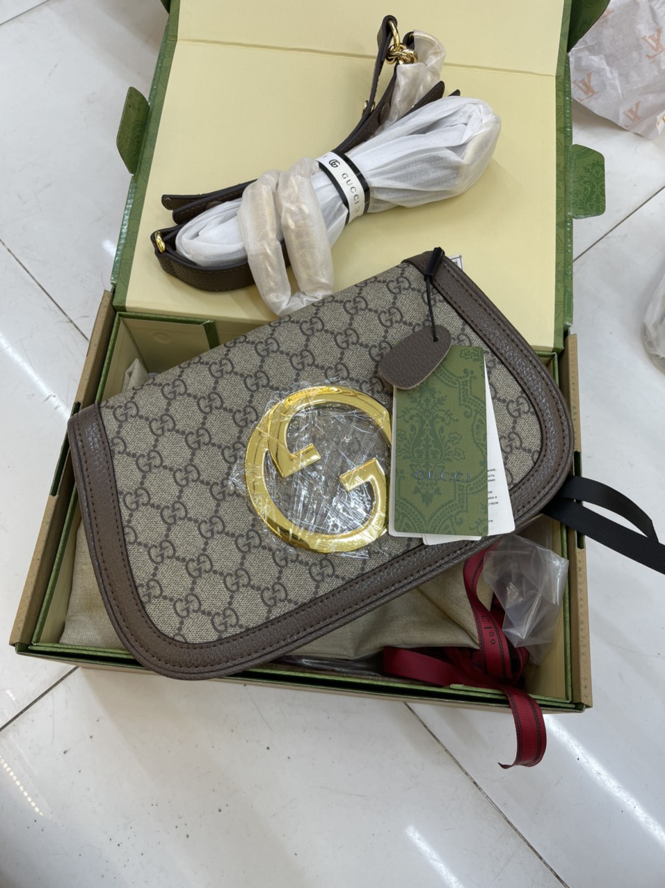 Túi Xách Đeo Chéo Gucci Blondie Shoulder Bag Màu Nâu Be